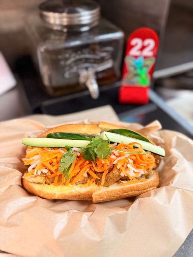 Tofu Sandwich (No Pate) (Bánh mì Đậu phụ).