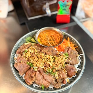 Grilled Pork Vermicelli (Bún HEO Nướng)