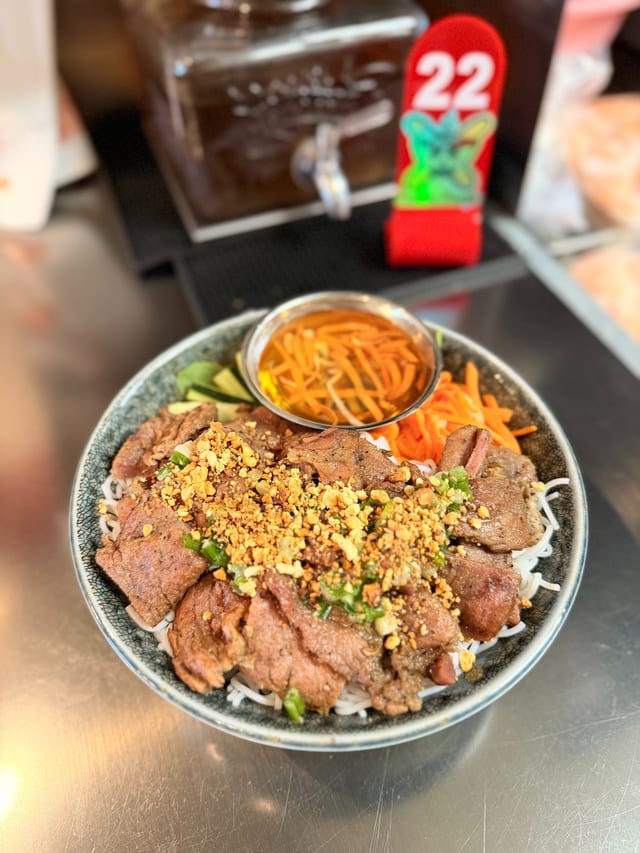 Grilled Pork Vermicelli (Bún Heo Nướng).