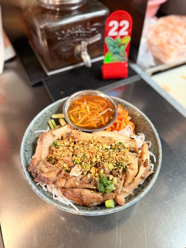 Grilled Chicken Vermicelli (Bún Gà).
