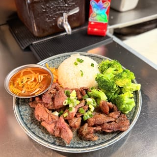 Grilled Pork Over Rice (CƠM HEO Nướng)