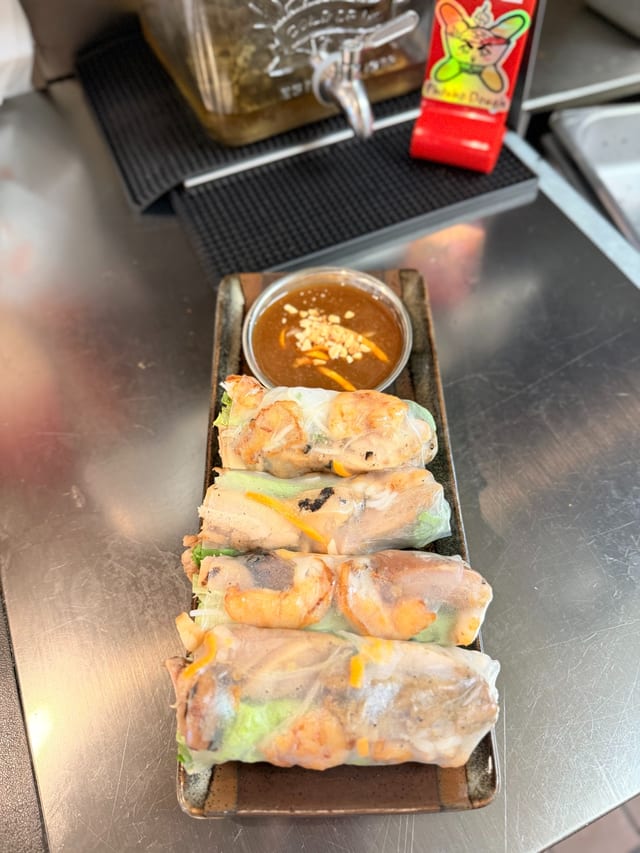 Chicken N' Shrimp Spring Rolls (Gỏi cuốn TÔM GÀ Nướng).