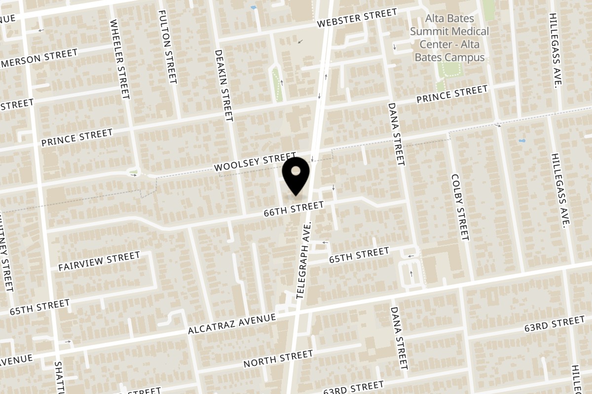 Map showing the location of Phởsho Dough Telegraph Ave, Oakland on 6601 Telegraph Ave in Oakland